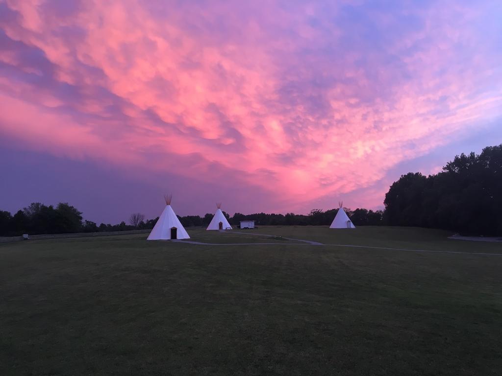 Shining Star Glamping Tipi Otel Farmville Dış mekan fotoğraf